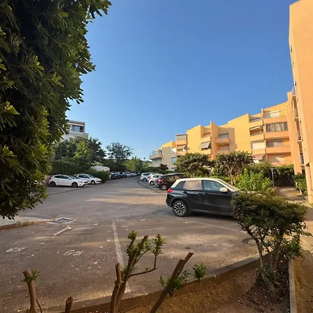 Coquet 1 Avec Parking Bord De Sète